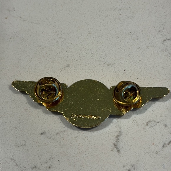 Alaska Airlines Winged With Face On Plane Tail Lapel Pin Brooch - Picture 3 of 5